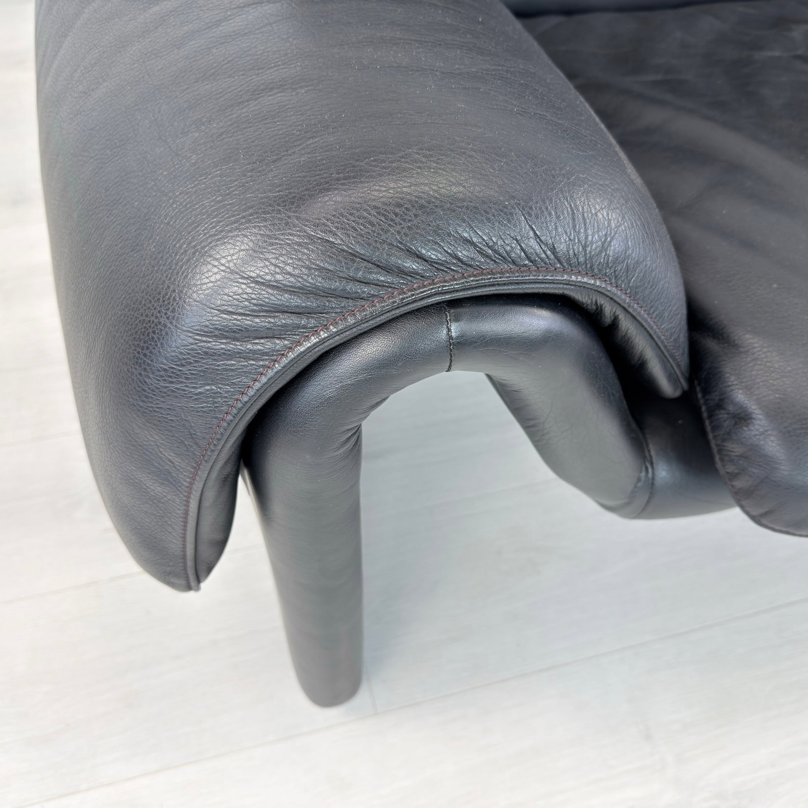 DE SEDE DS 2011 LEATHER SOFA - 10