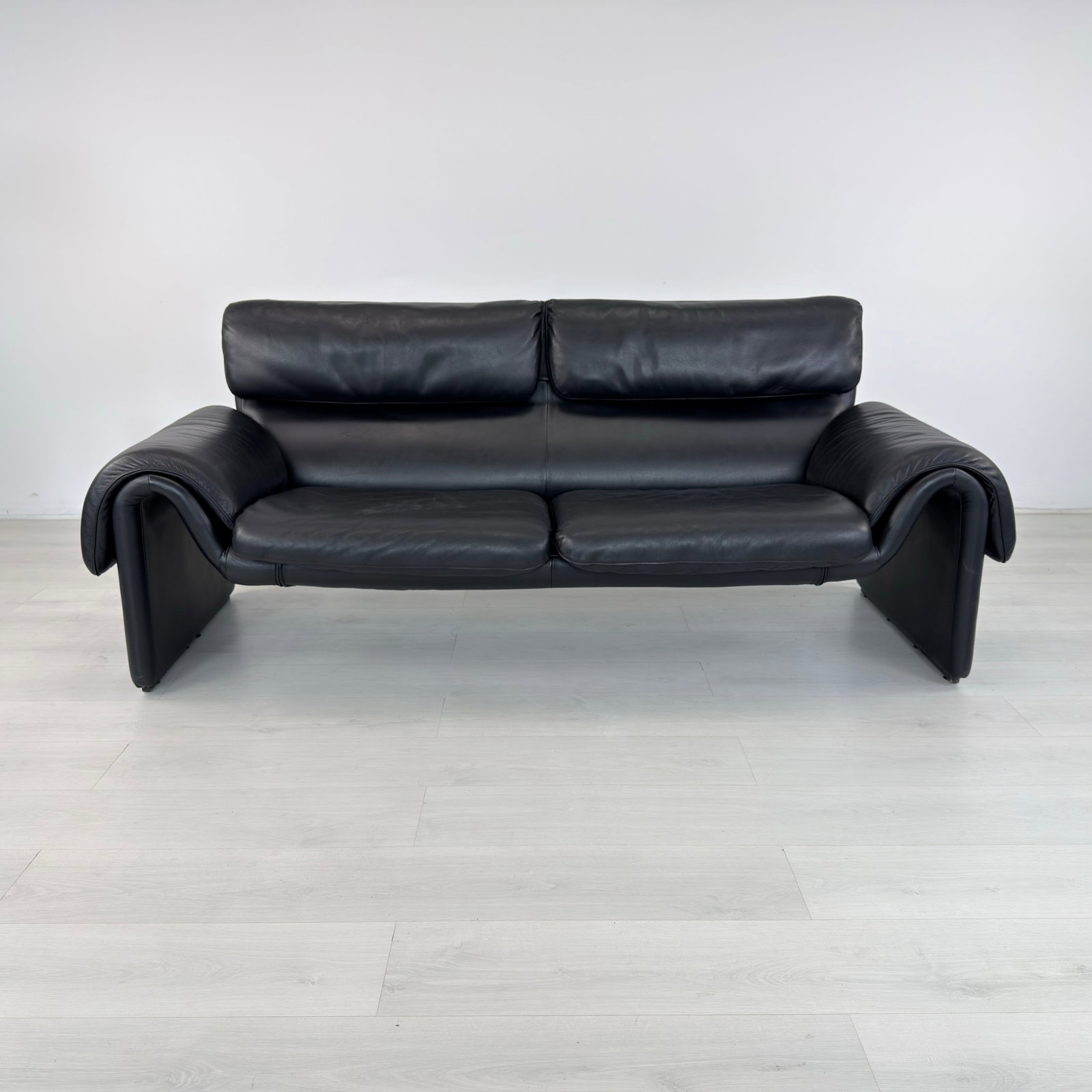 DE SEDE DS 2011 LEATHER SOFA - 3