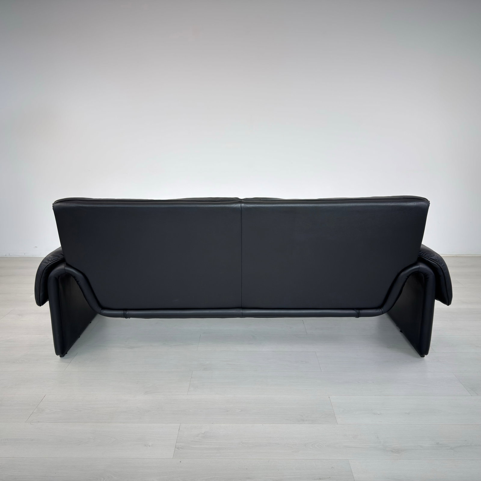DE SEDE DS 2011 LEATHER SOFA - 5