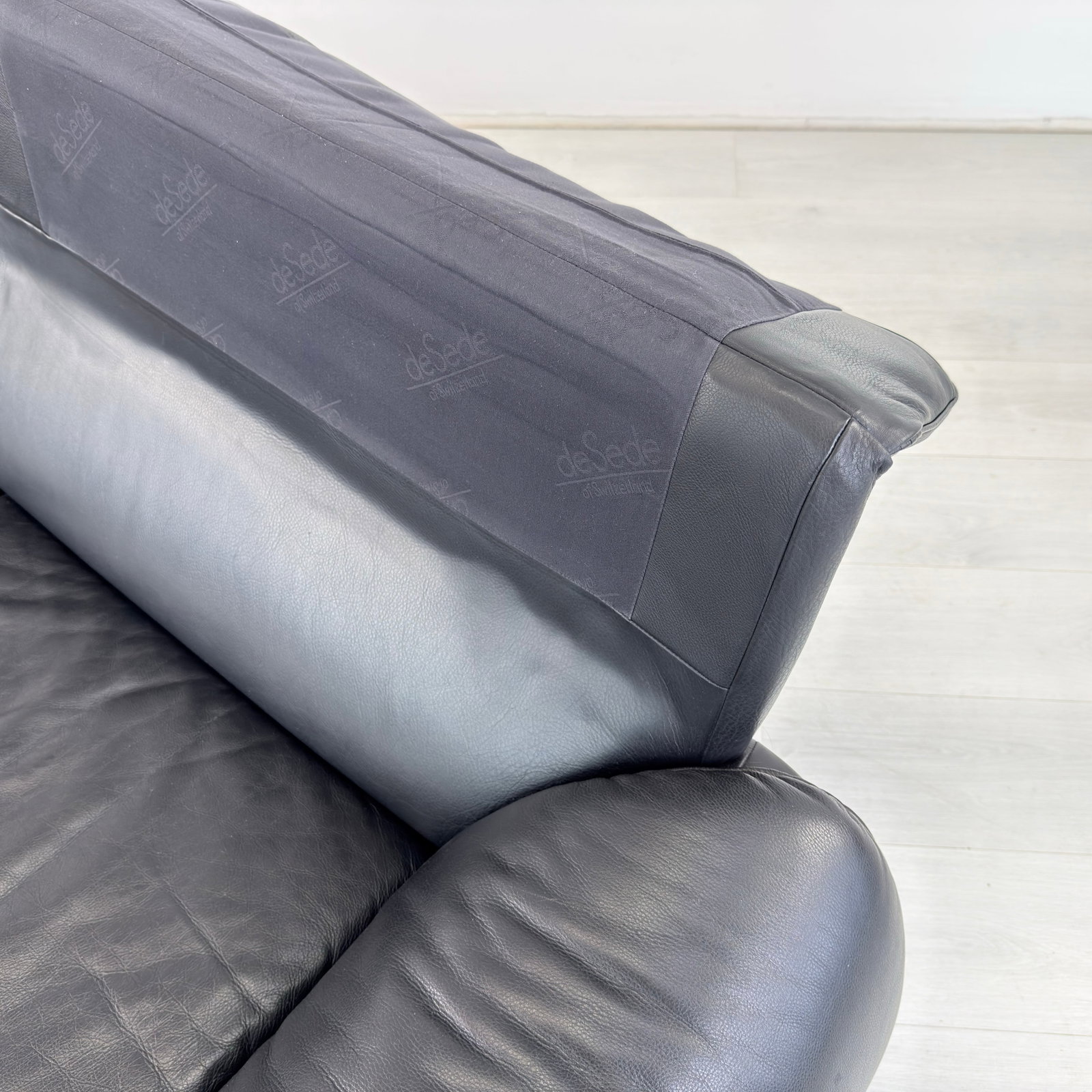 DE SEDE DS 2011 LEATHER SOFA - 6