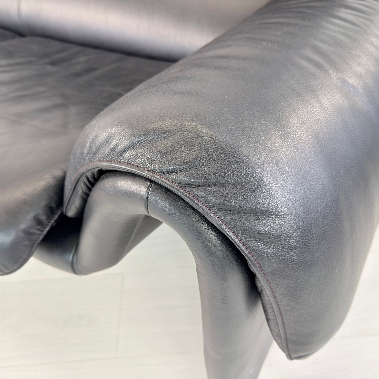 DE SEDE DS 2011 LEATHER SOFA - 7