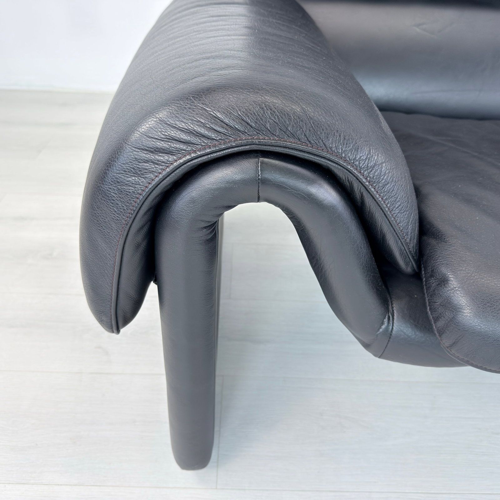 DE SEDE DS 2011 LEATHER SOFA - 8