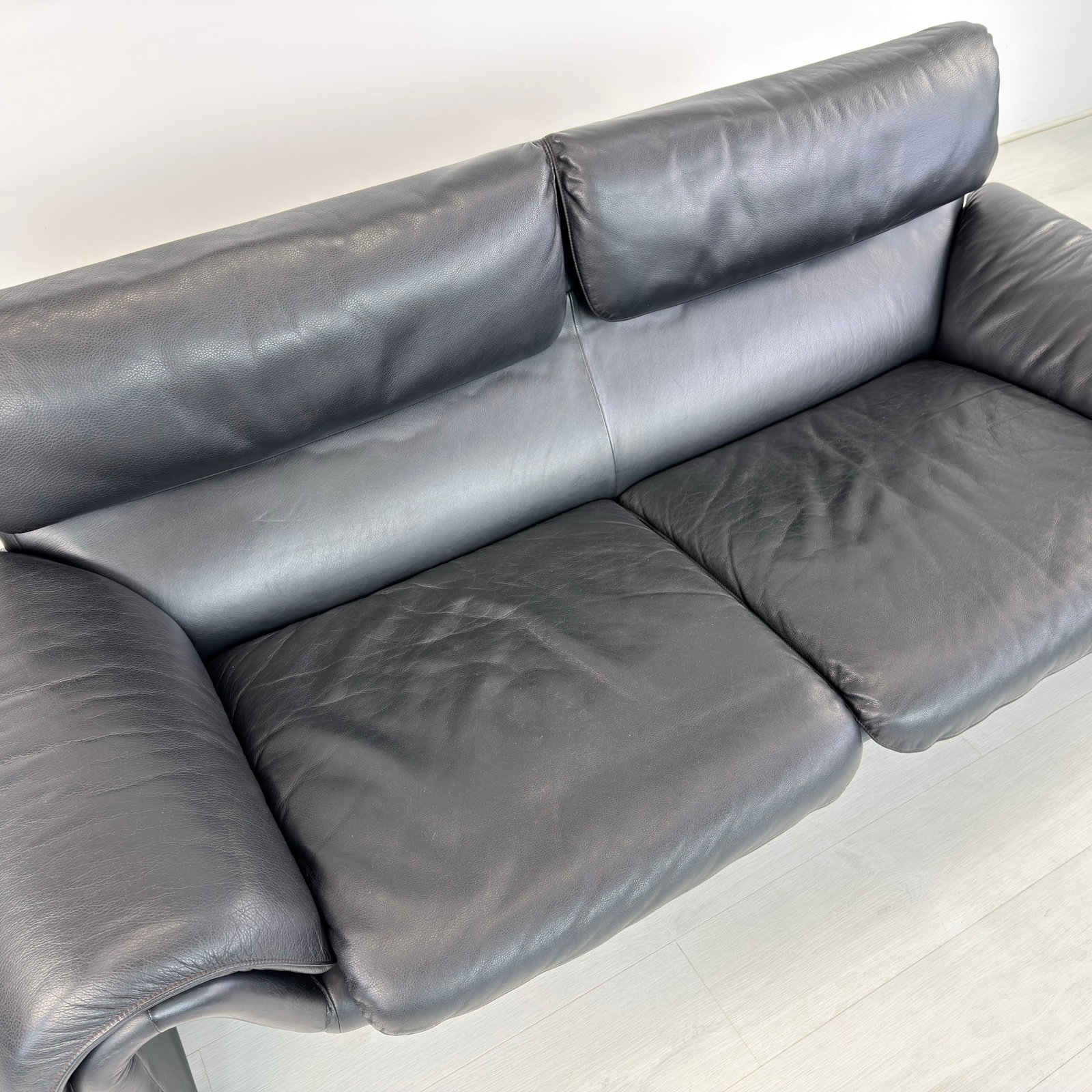 DE SEDE DS 2011 LEATHER SOFA - 9
