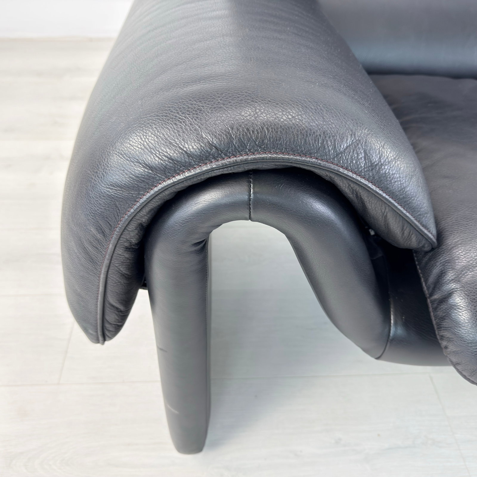 DE SEDE DS 2011 LEATHER SOFA - 10