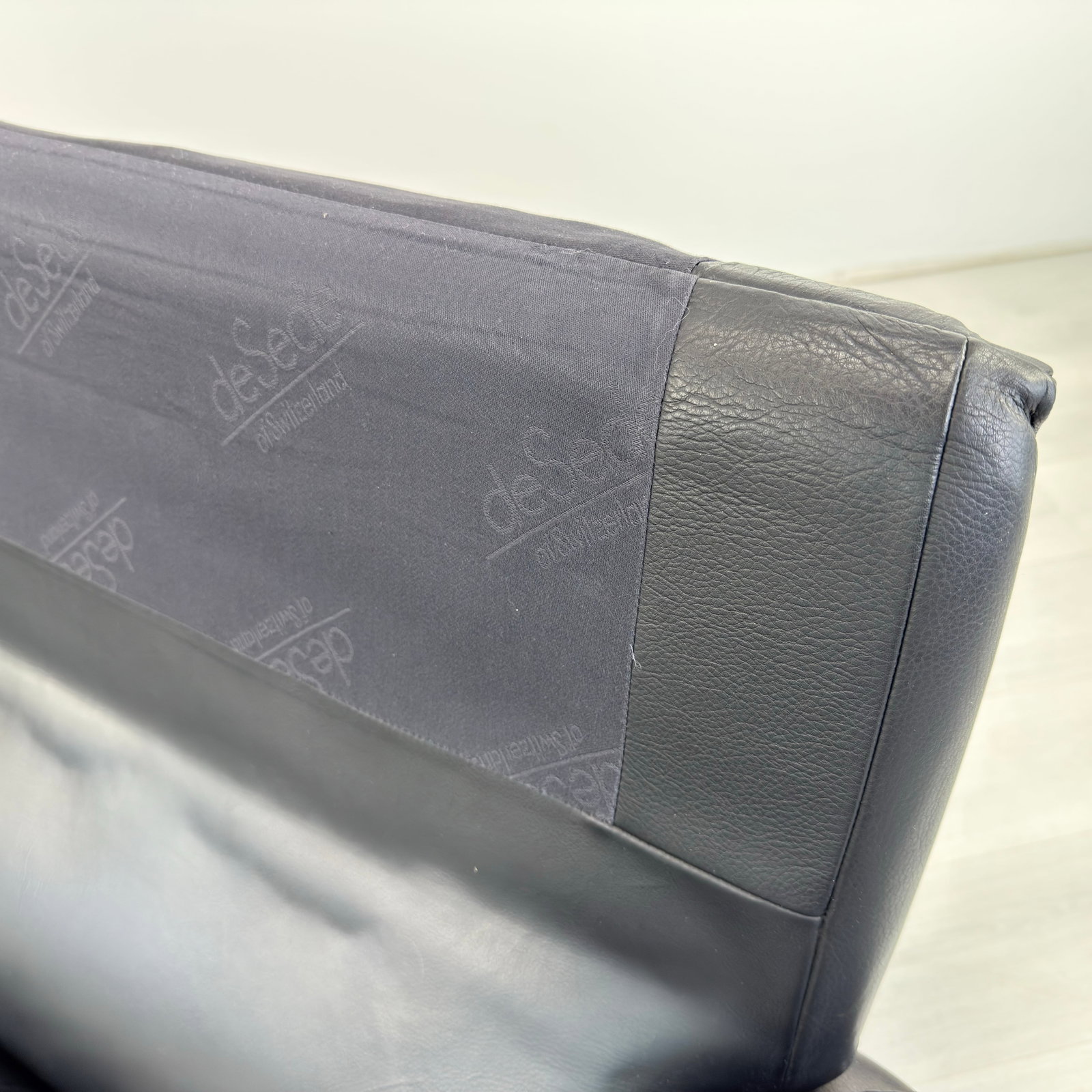 DE SEDE DS 2011 LEATHER SOFA - 7