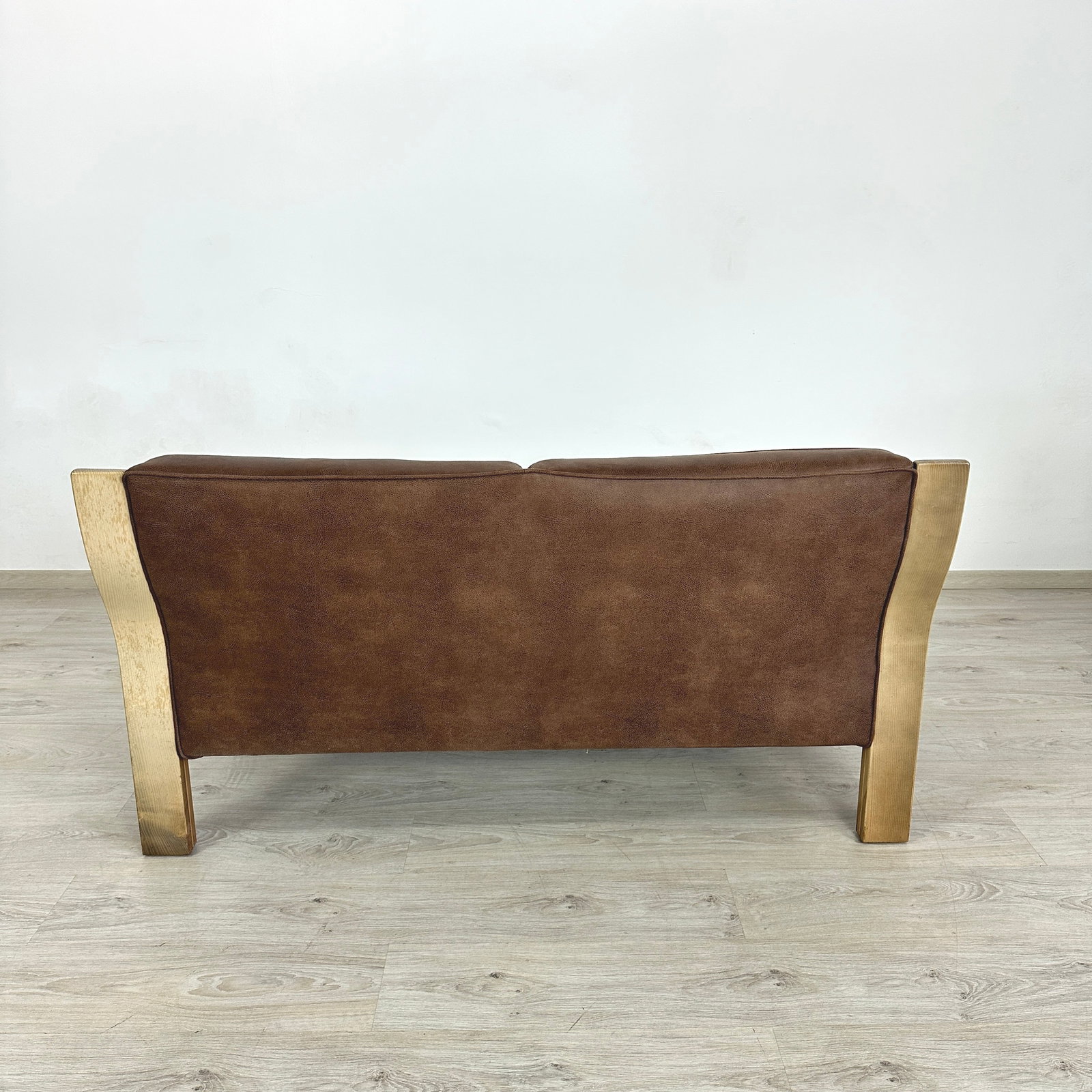 WALTER KNOLL TWO-SEATER SOFA - 4