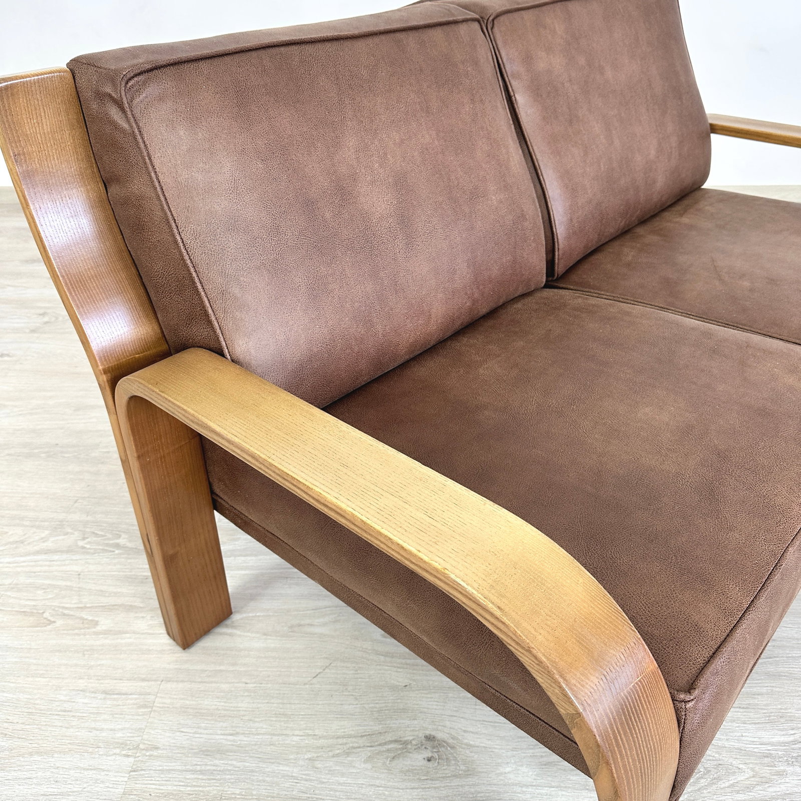 WALTER KNOLL TWO-SEATER SOFA - 6