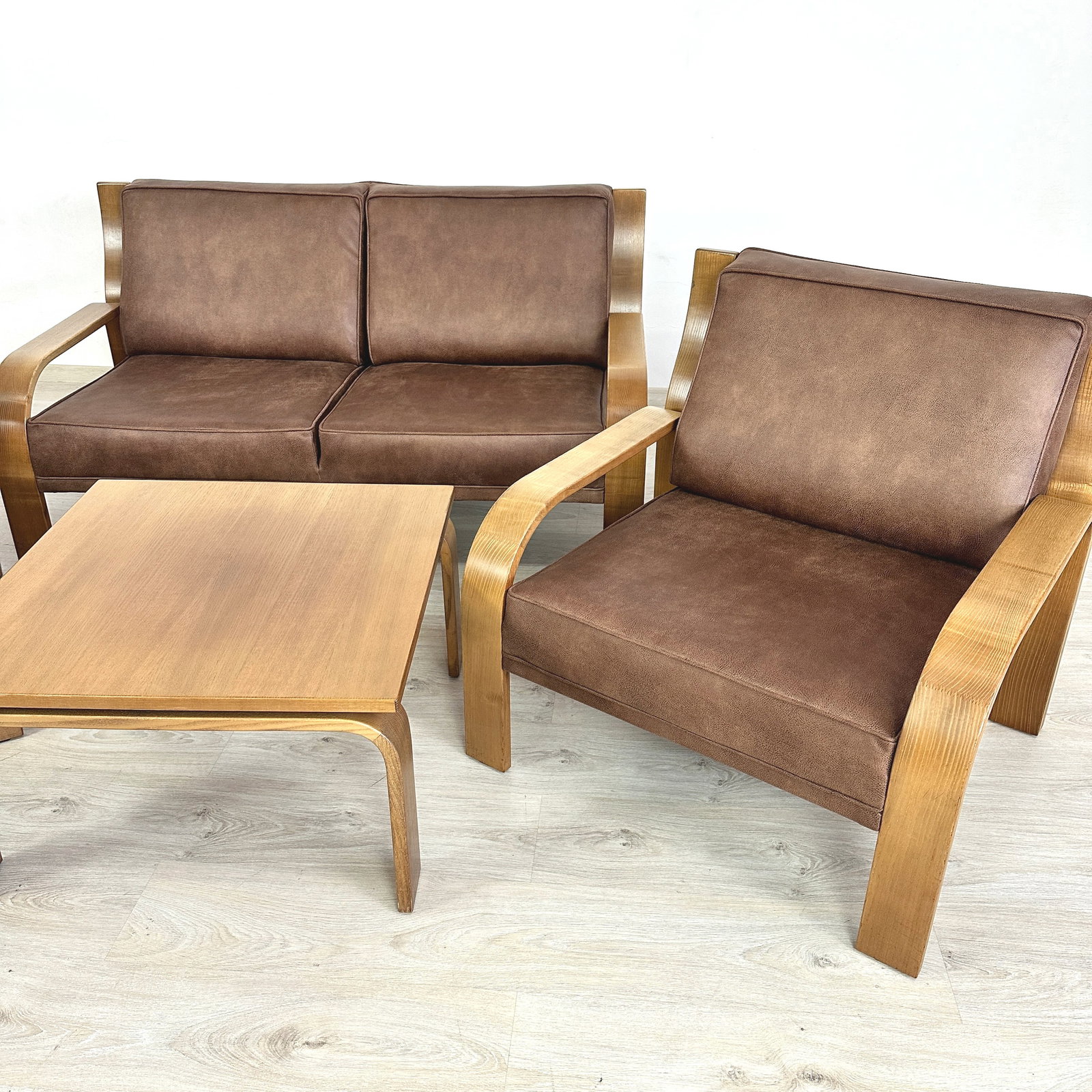 WALTER KNOLL TWO-SEATER SOFA - 7