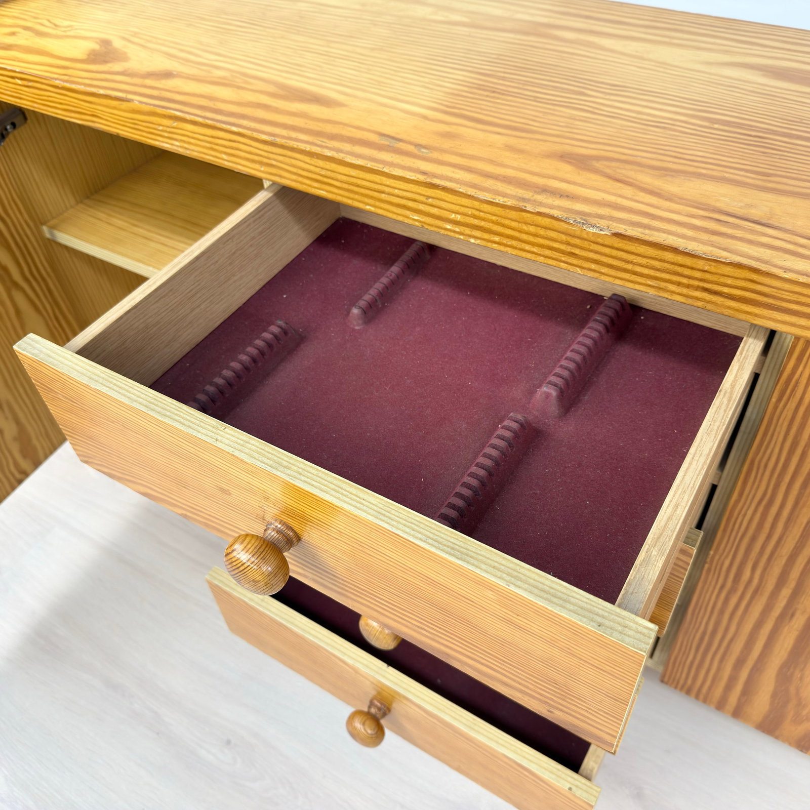 PINE SIDEBOARD BY M&H MOBEL - 13