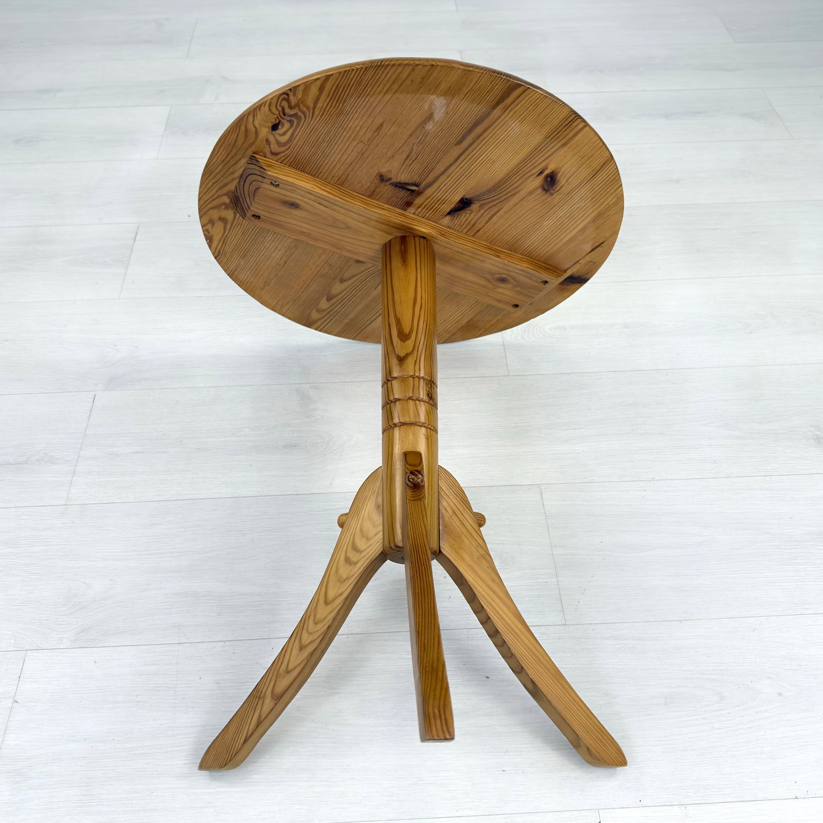 VINTAGE PINE SIDE TABLES, A PAIR - 10