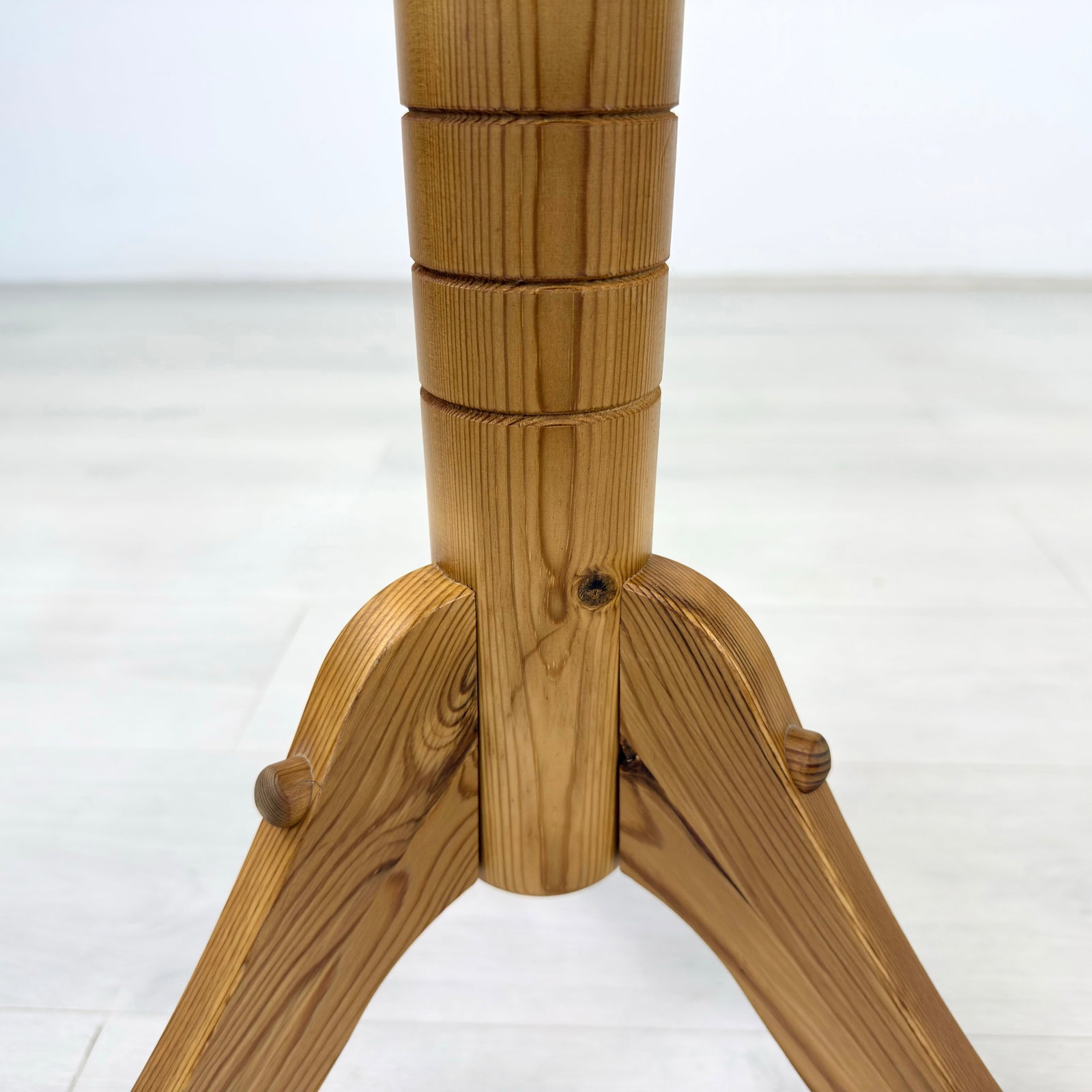 VINTAGE PINE SIDE TABLES, A PAIR - 7