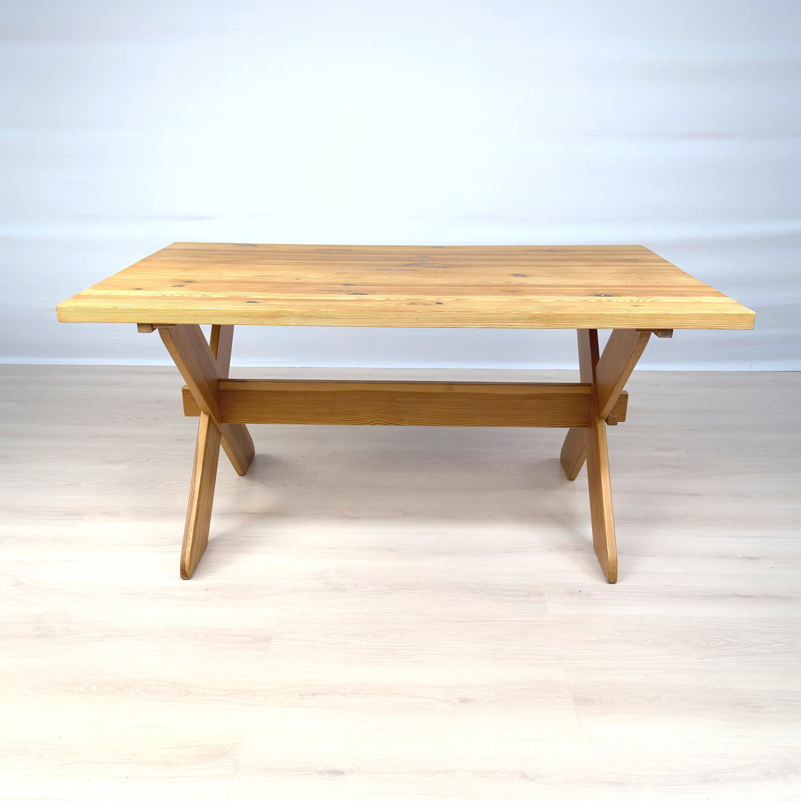 SCANDINAVIAN PINE X DINING TABLE - 3