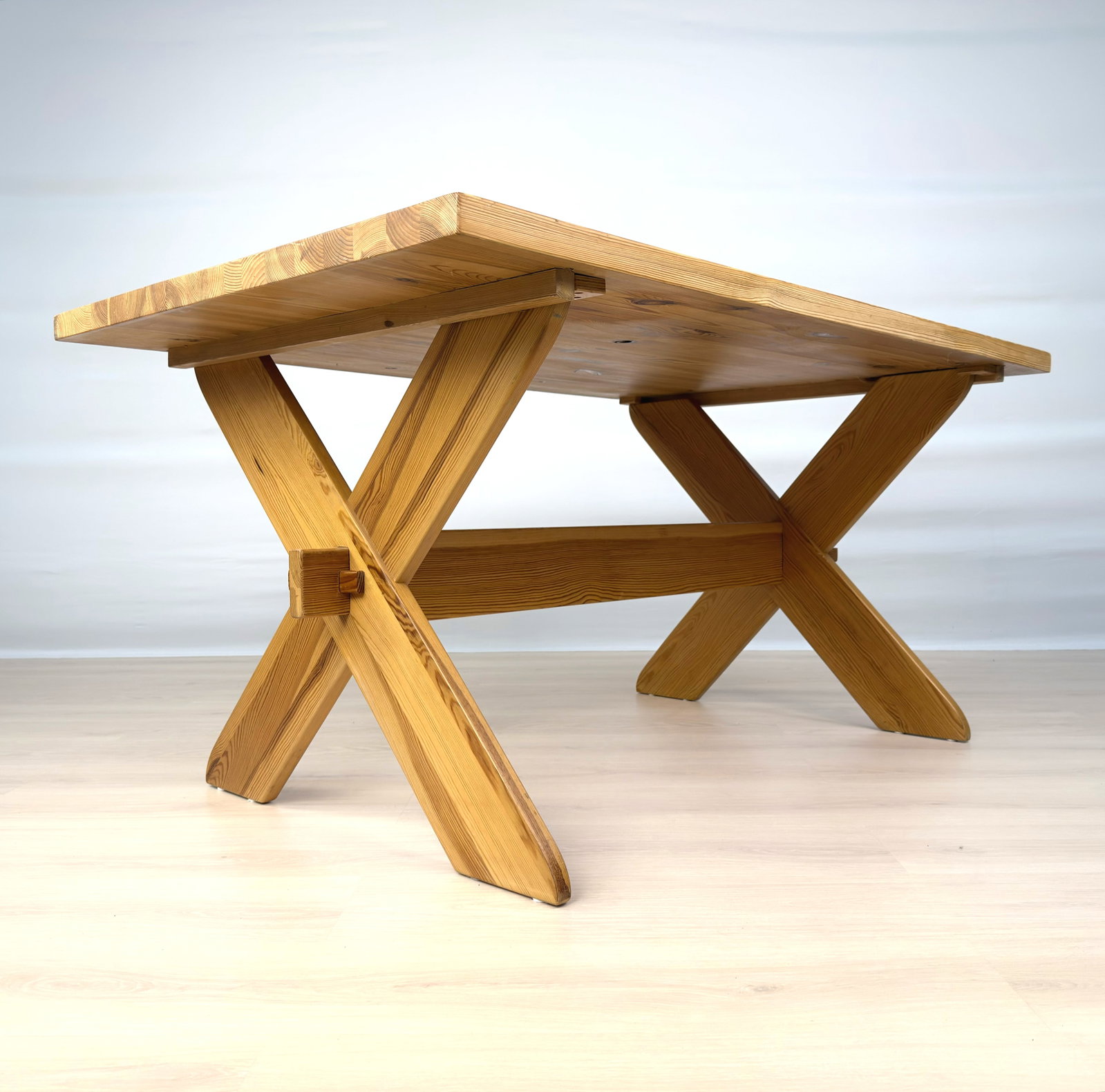 SCANDINAVIAN PINE X DINING TABLE - 5