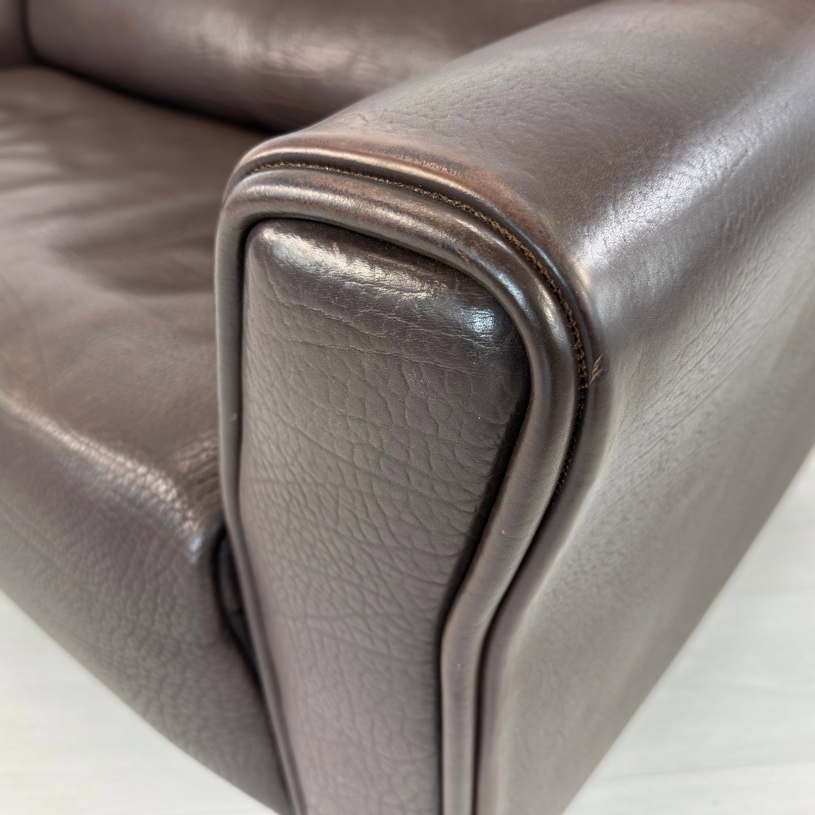 DE SEDE DS-97 LEATHER SOFA - 11