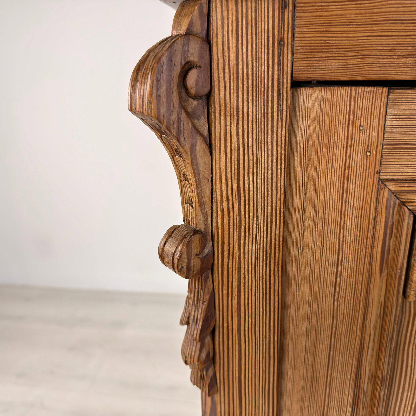 PINE VERTIKO CABINET - 10