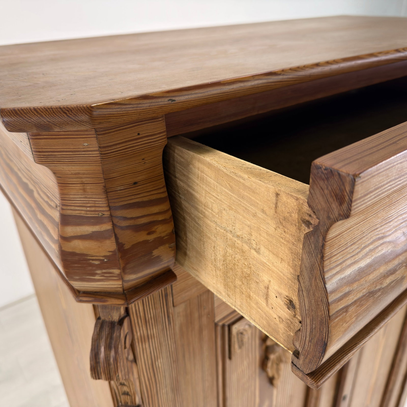 PINE VERTIKO CABINET - 12