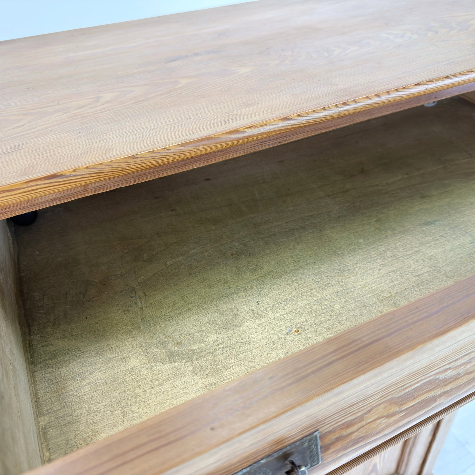 PINE VERTIKO CABINET - 13