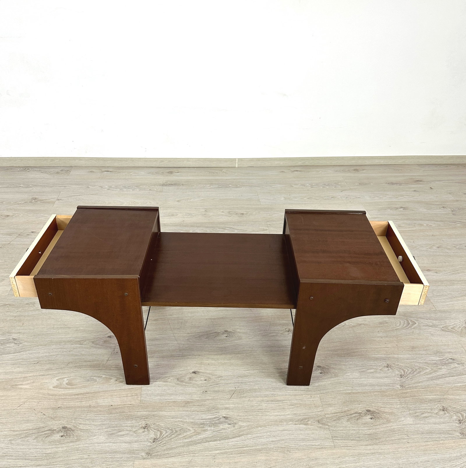 ITALIAN SPACE AGE SIDE TABLE - 2