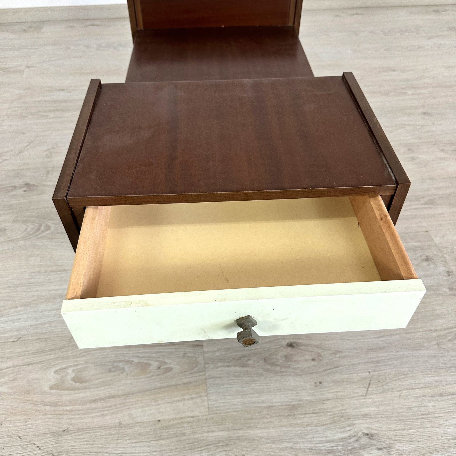 ITALIAN SPACE AGE SIDE TABLE - 5