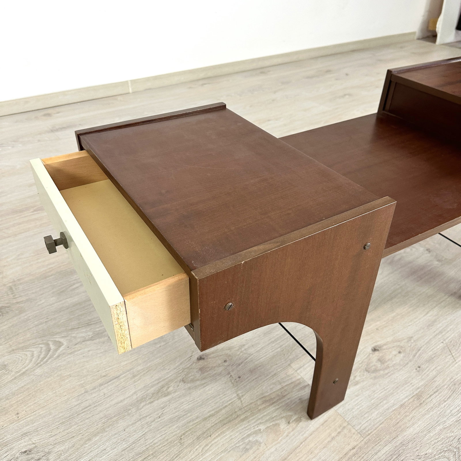 ITALIAN SPACE AGE SIDE TABLE - 7