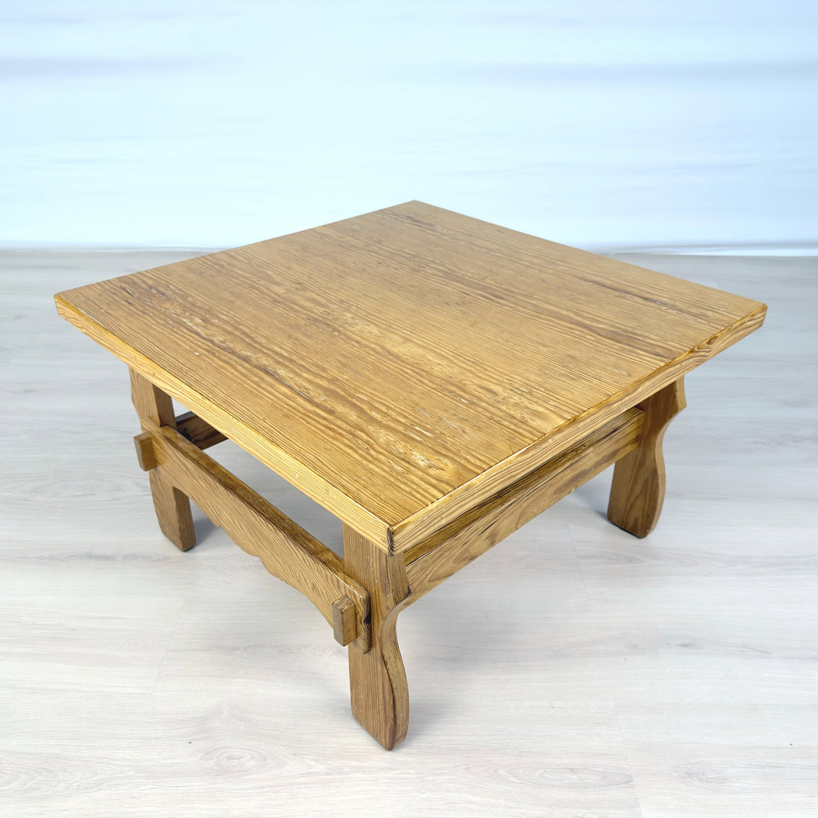 BRUTALIST COFFEE TABLE - 3