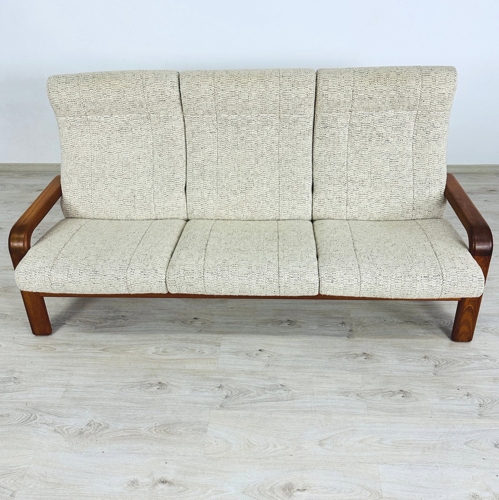 THREE-SEATER SOFA BY HS DESIGN - 3