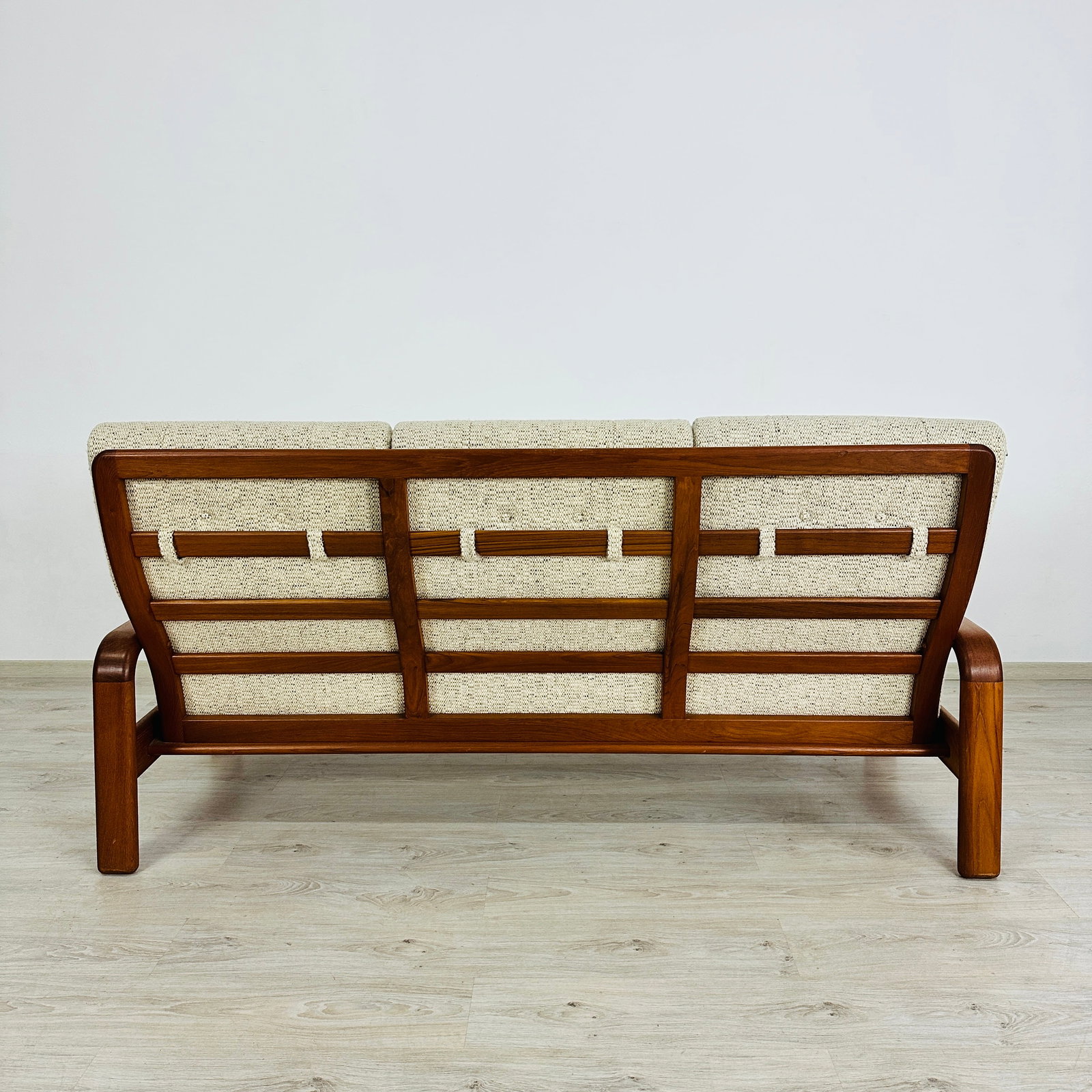 THREE-SEATER SOFA BY HS DESIGN - 5
