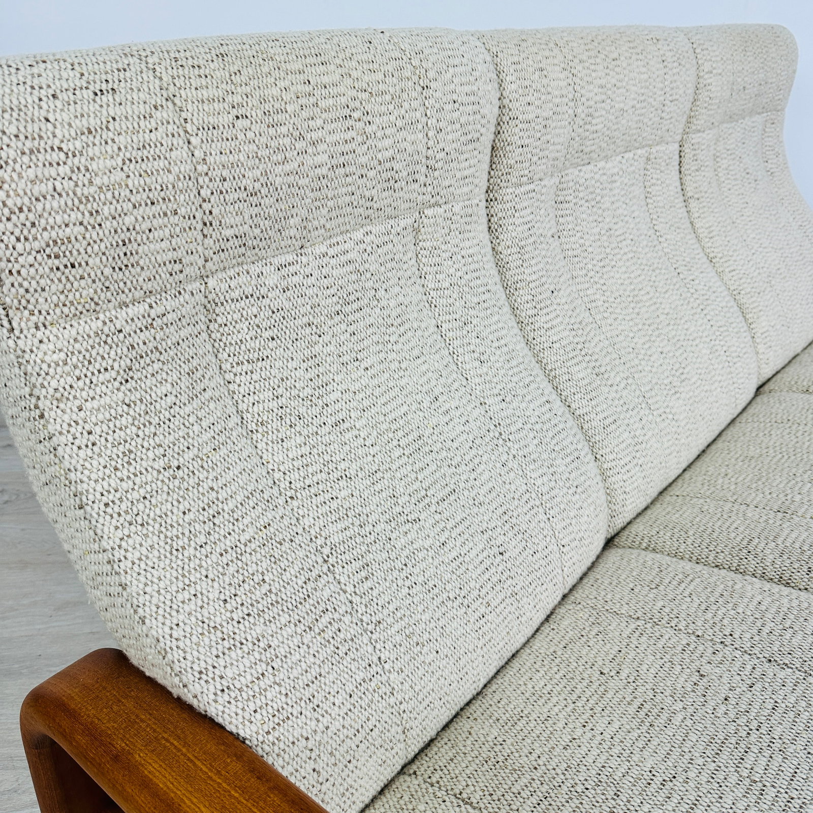 THREE-SEATER SOFA BY HS DESIGN - 7