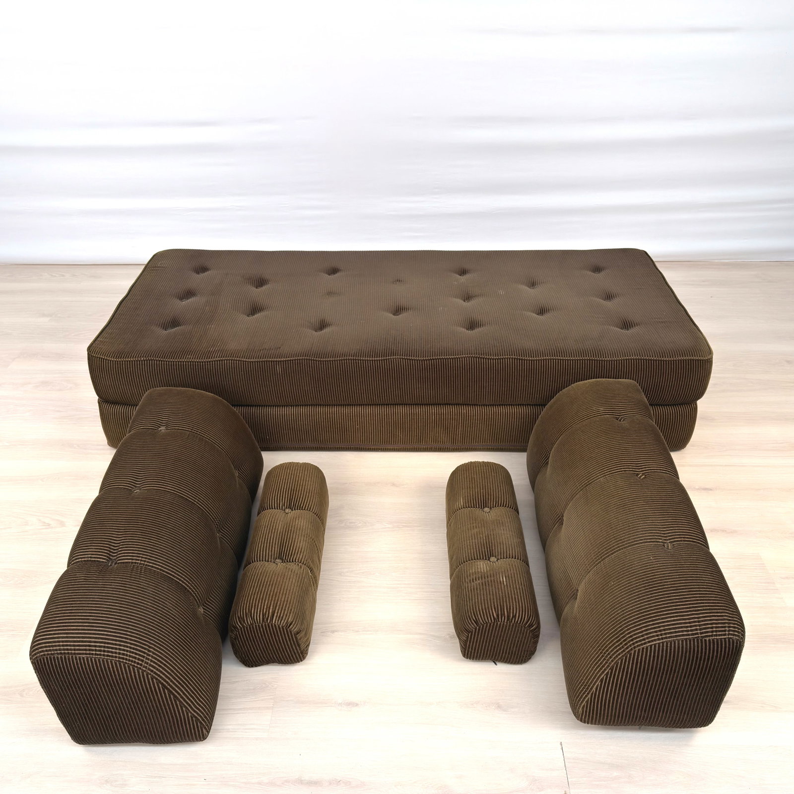 GERMAN SPACE AGE SOFA - 4