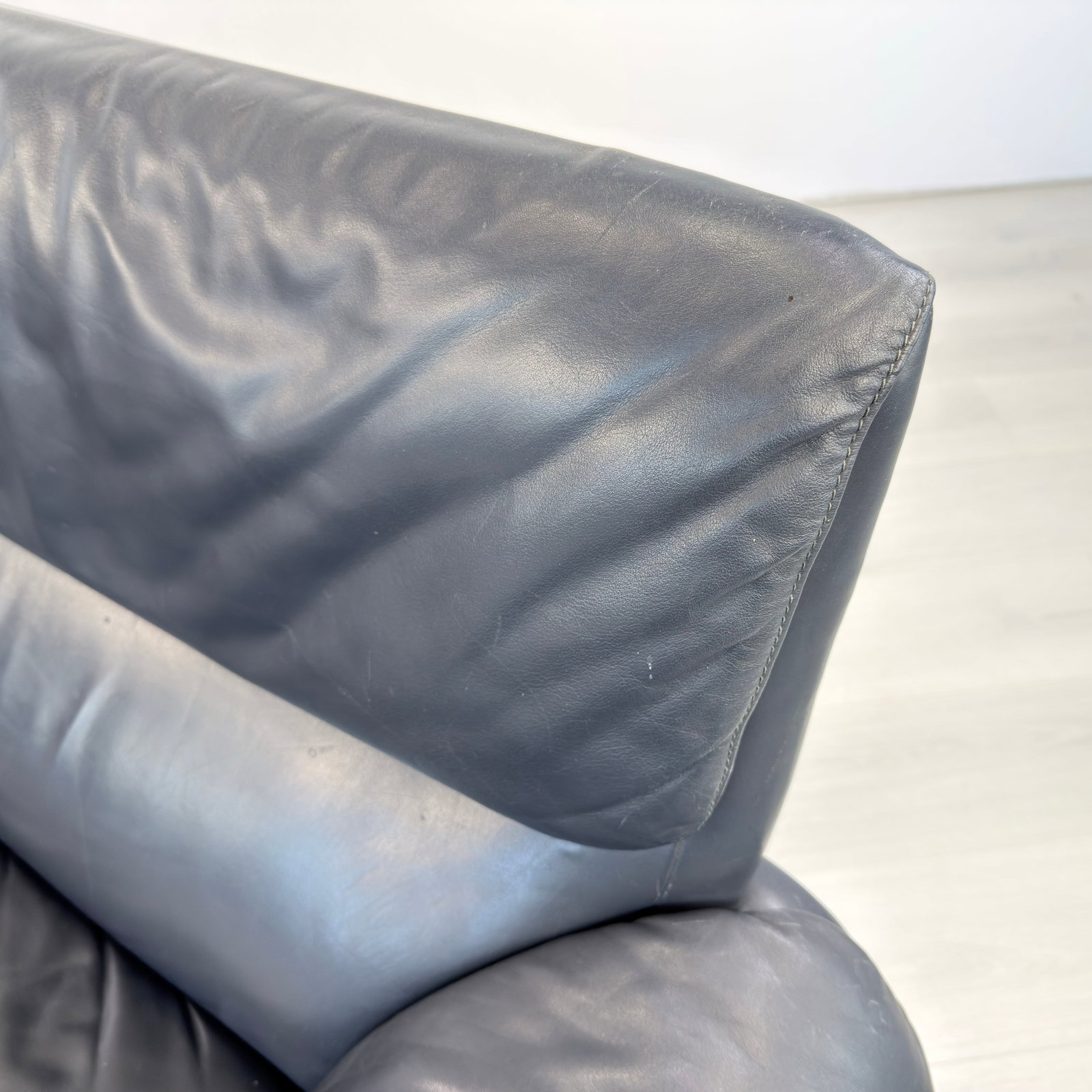 DE SEDE DS 2011 LEATHER SOFA - 10