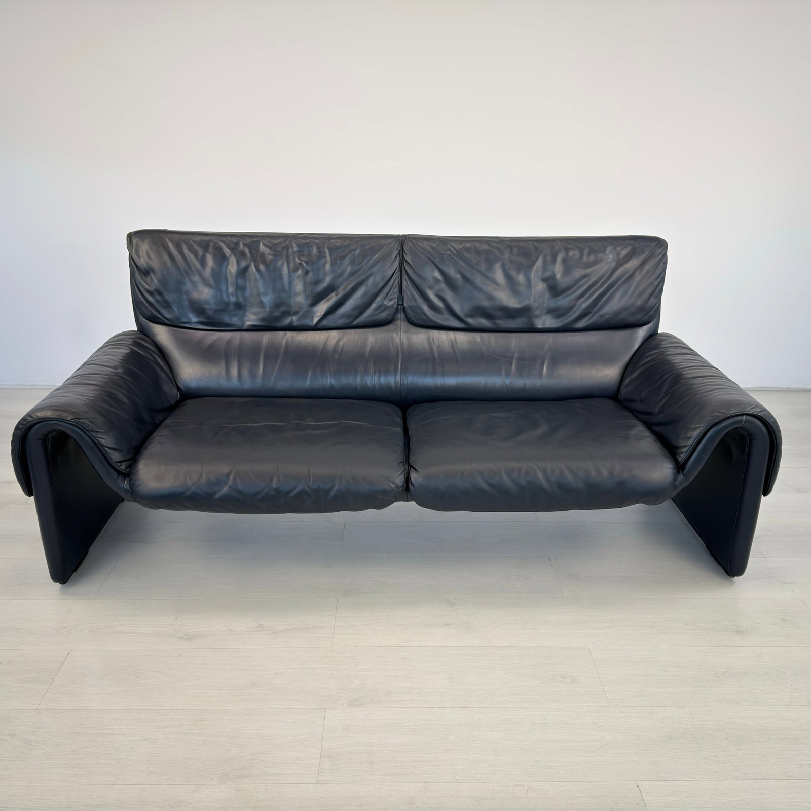 DE SEDE DS 2011 LEATHER SOFA - 3