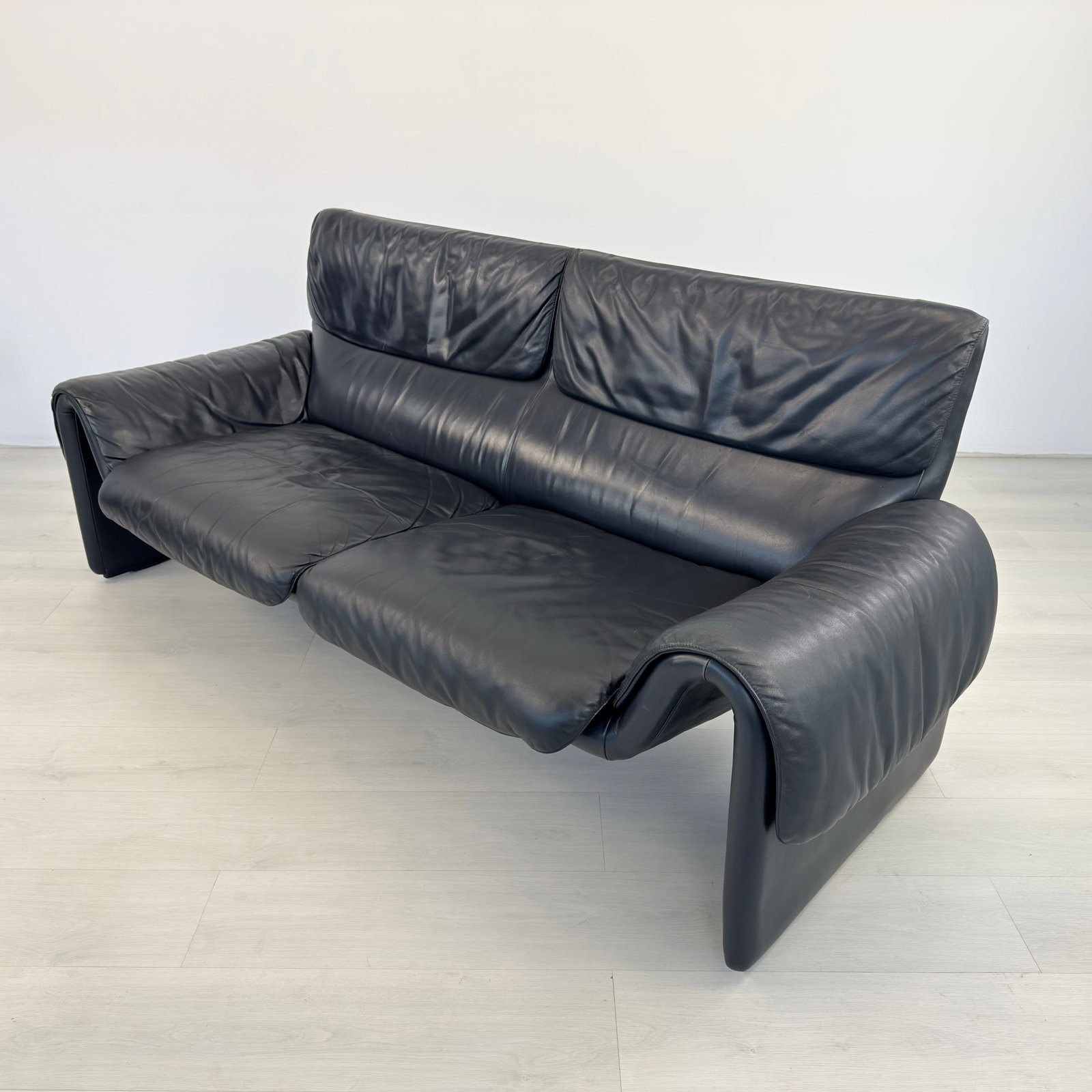 DE SEDE DS 2011 LEATHER SOFA - 5