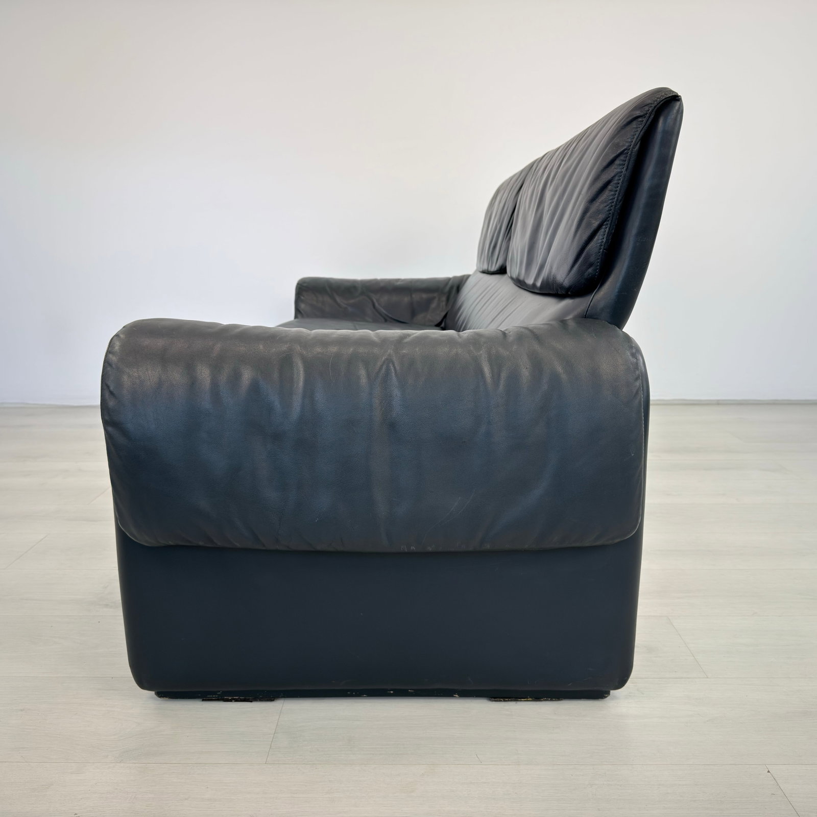 DE SEDE DS 2011 LEATHER SOFA - 7
