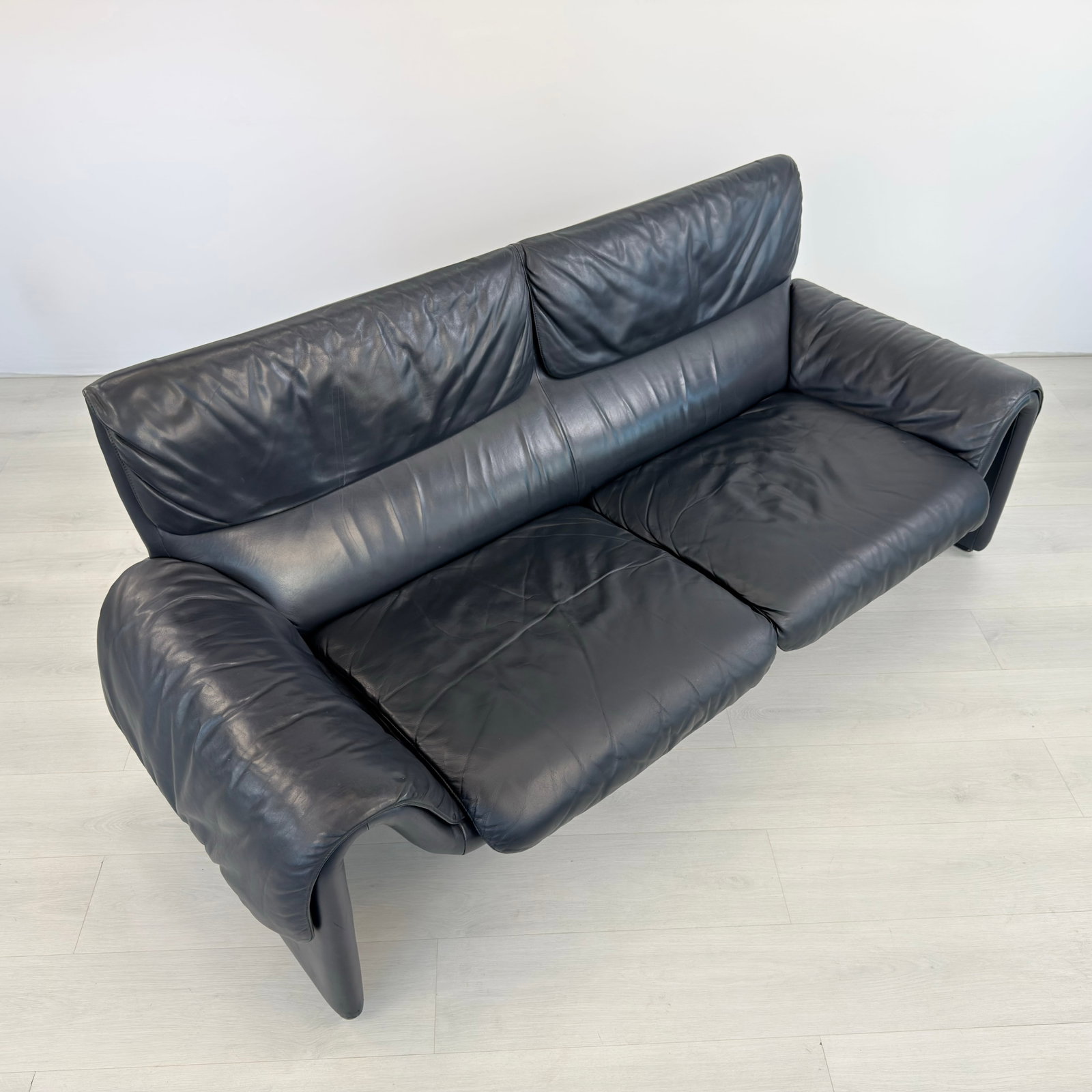 DE SEDE DS 2011 LEATHER SOFA - 8