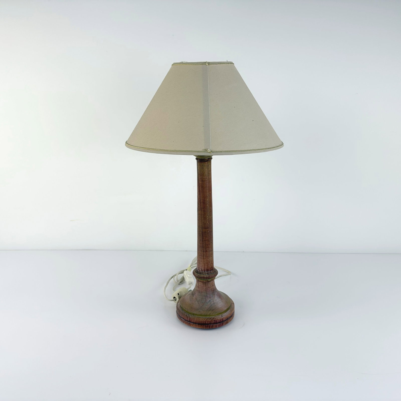 VINTAGE TABLE LAMP - 2
