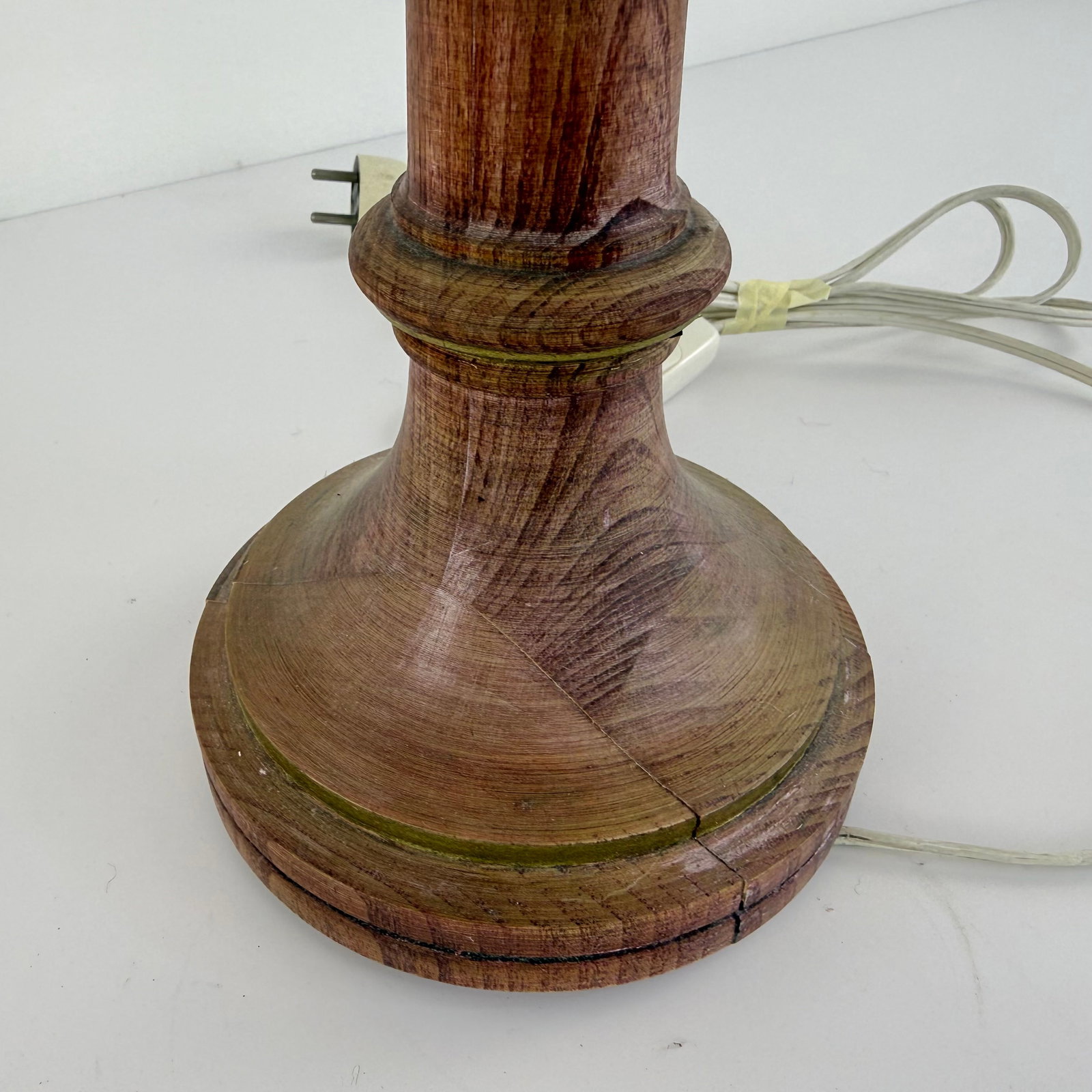 VINTAGE TABLE LAMP - 4