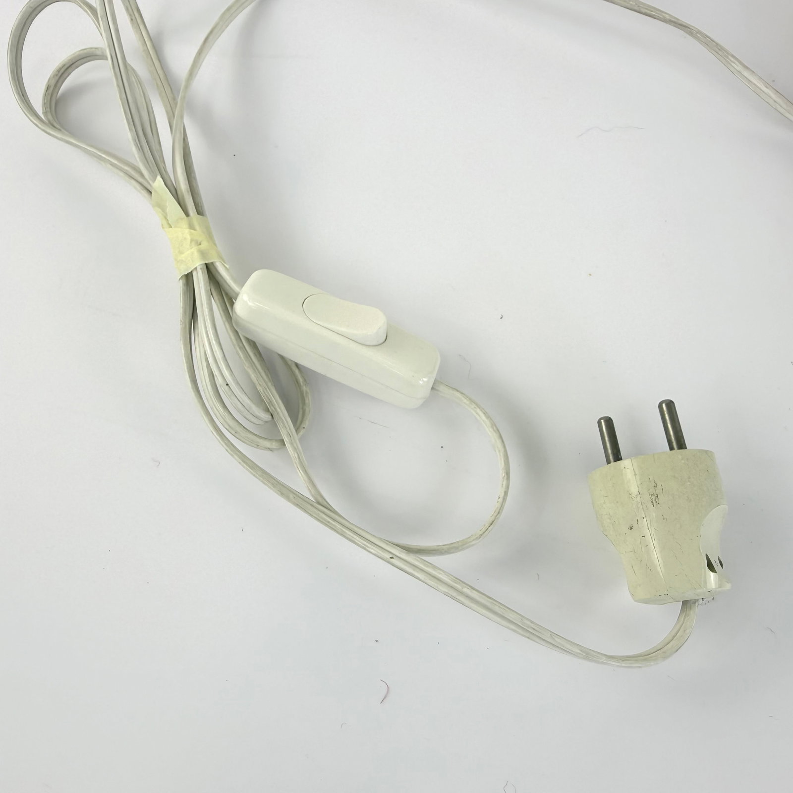VINTAGE TABLE LAMP - 6