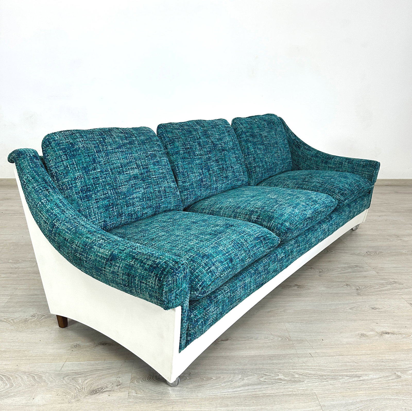 ITALIAN SPACE AGE SOFA - 2