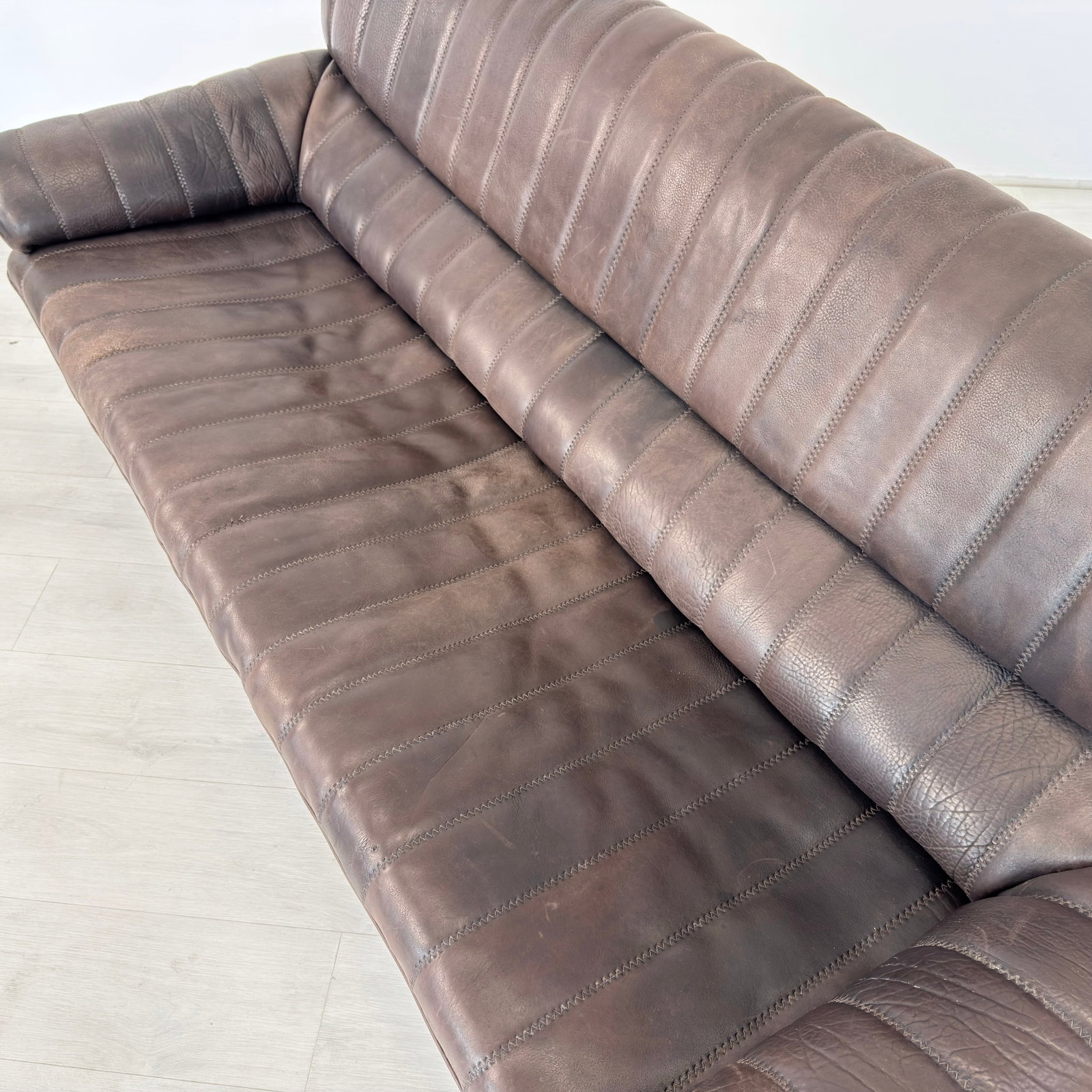 DE SEDE DS 86 LEATHER SOFA - 10
