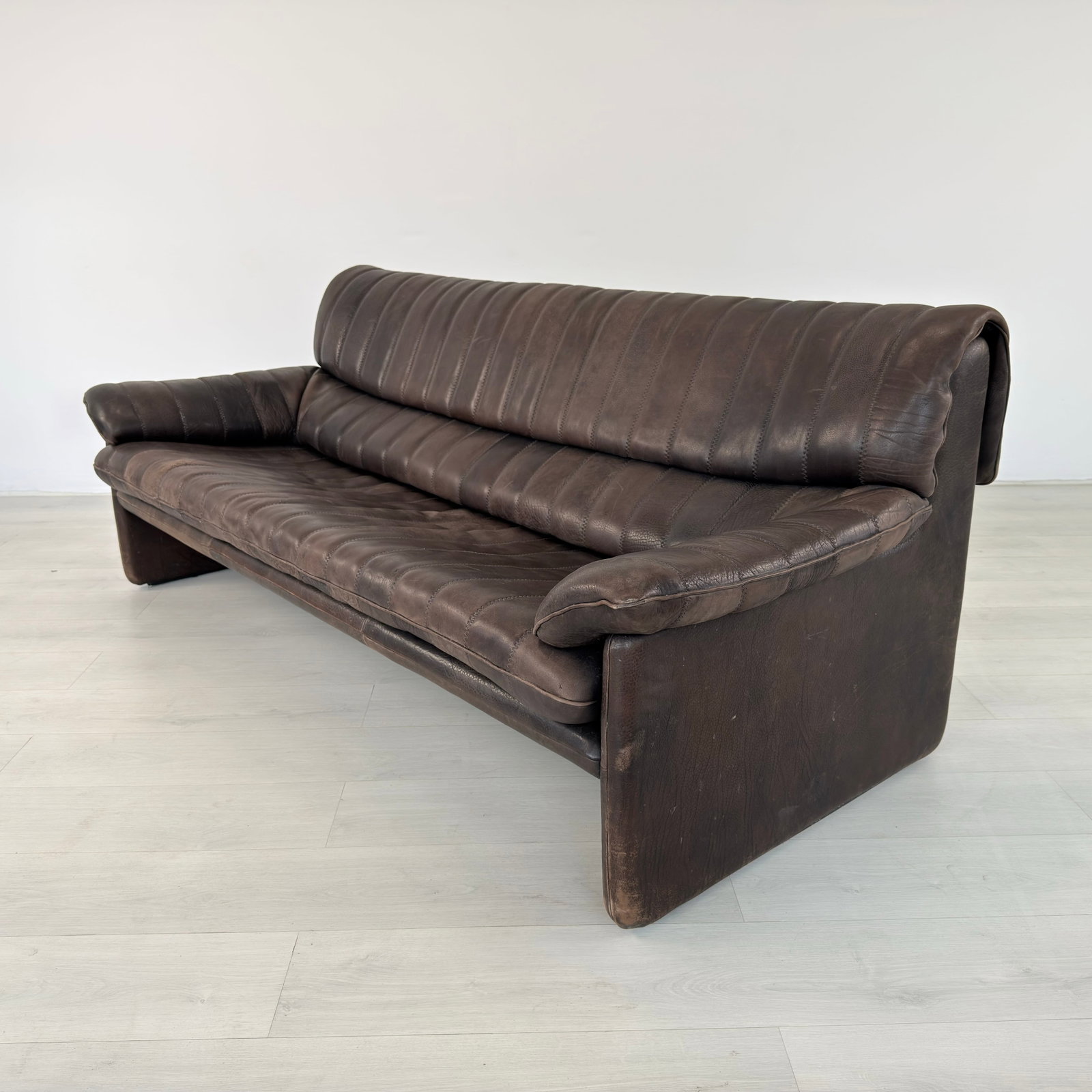 DE SEDE DS 86 LEATHER SOFA - 2