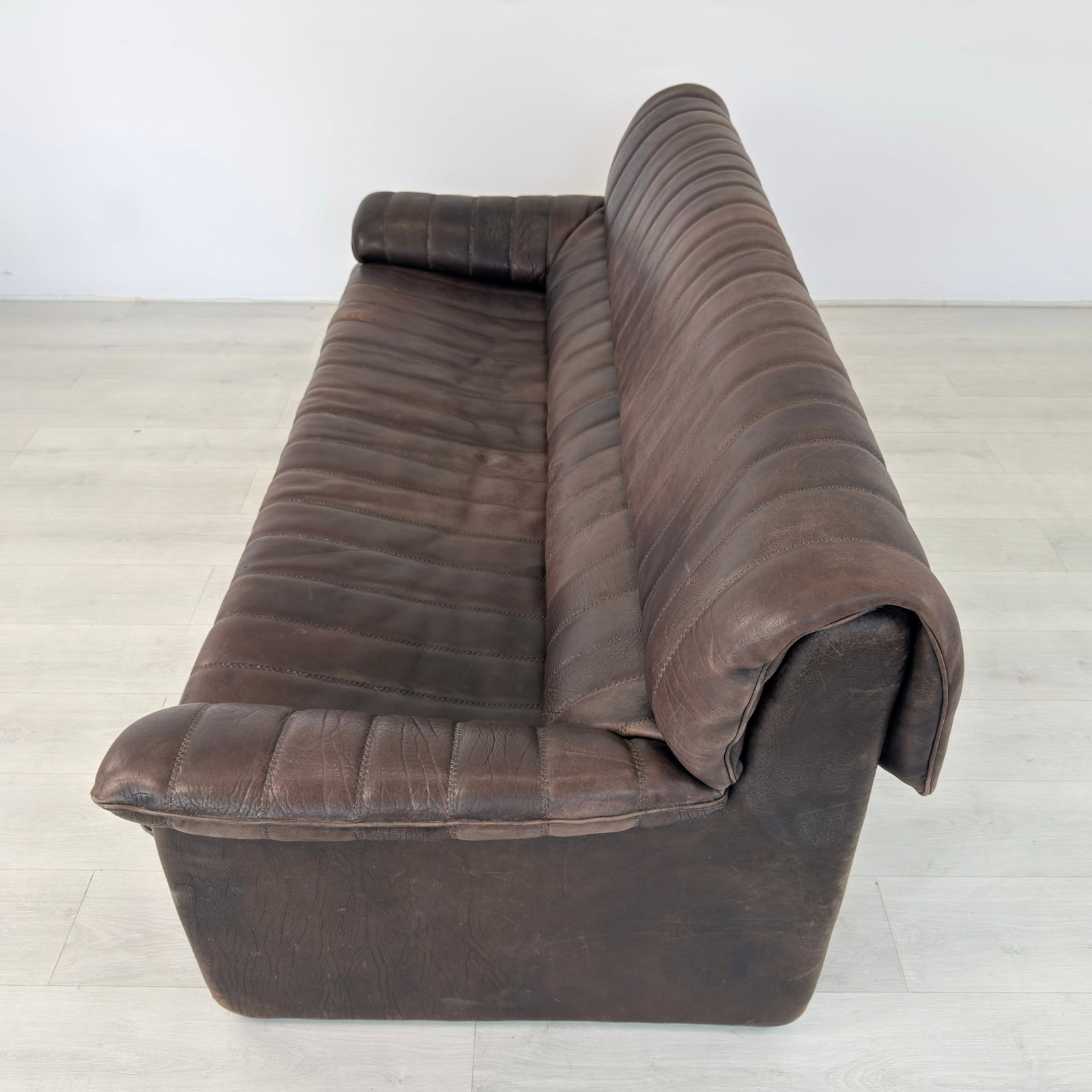 DE SEDE DS 86 LEATHER SOFA - 5