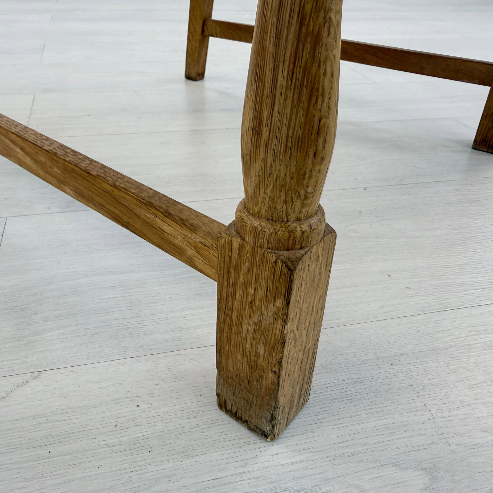 BRUTALIST TRIPOD STOOL - 9
