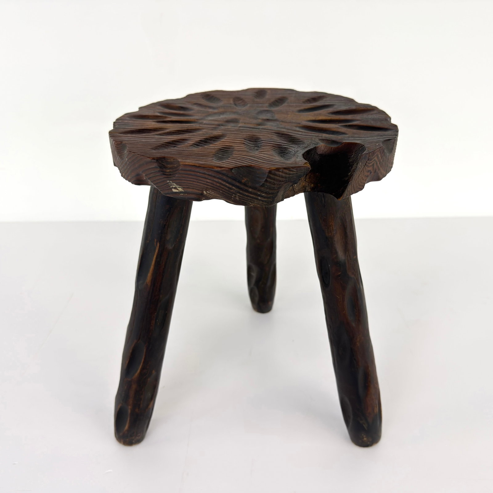 BRUTALIST TRIPOD STOOL - 5