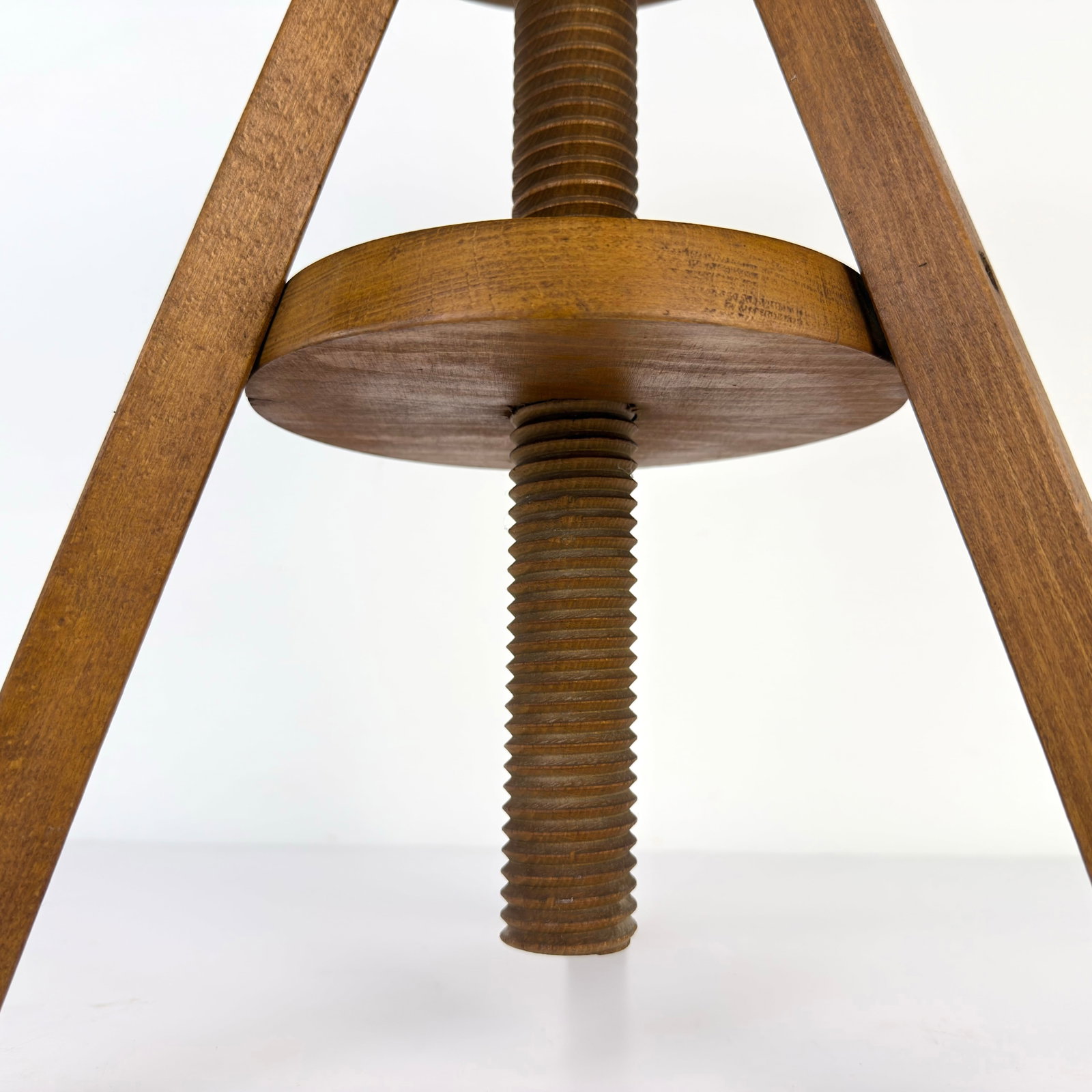 SCANDINAVIAN ARCHITECT STOOL - 8