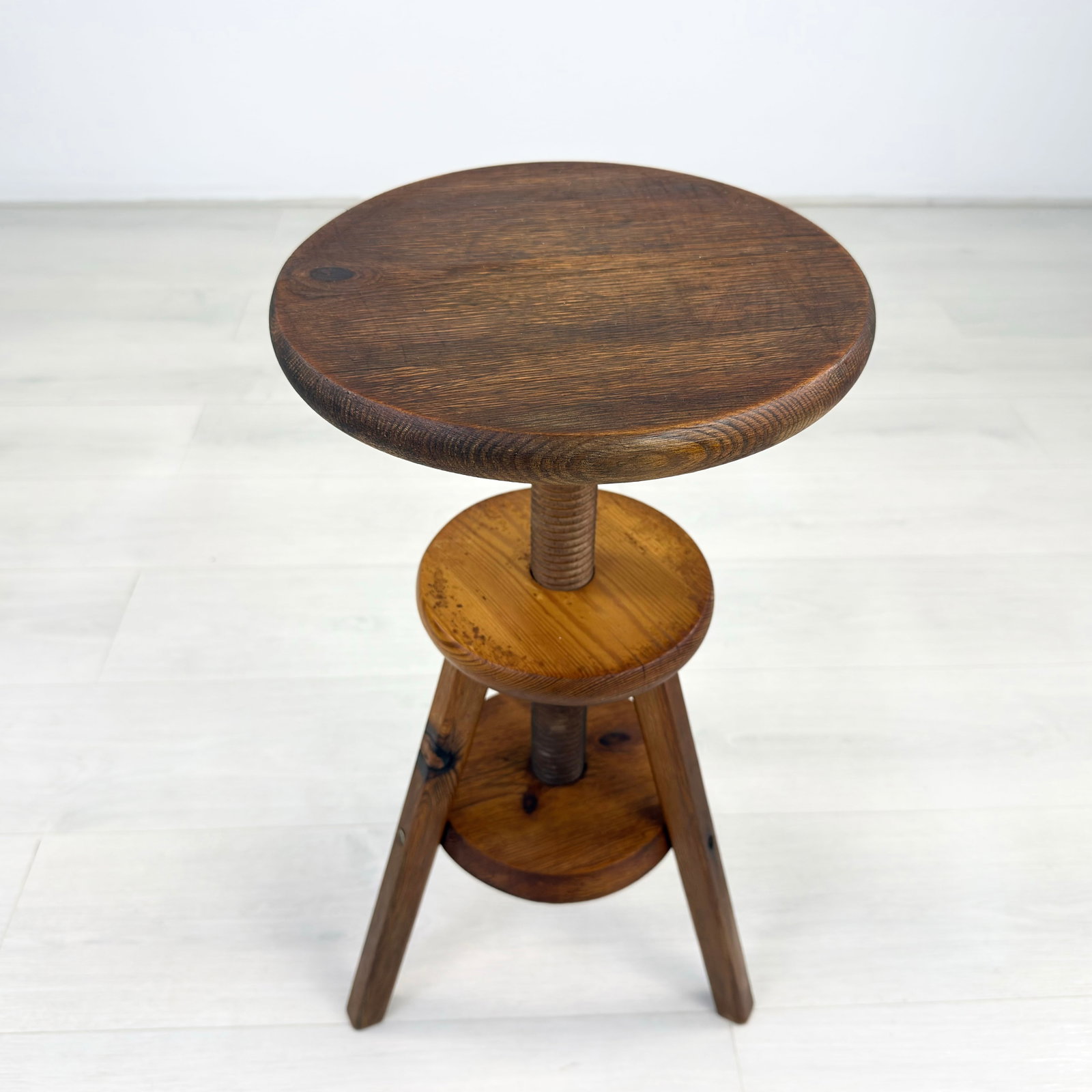 SCANDINAVIAN ARCHITECT STOOL - 2