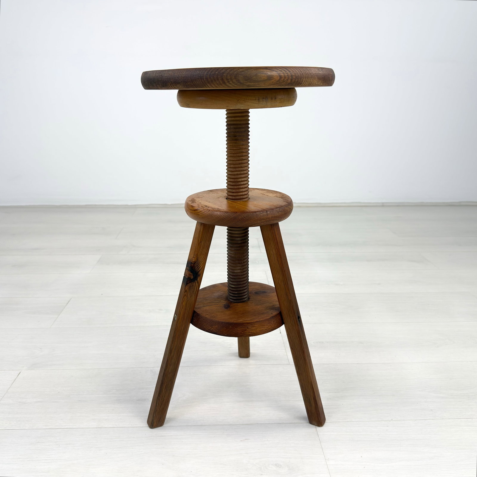 SCANDINAVIAN ARCHITECT STOOL - 3