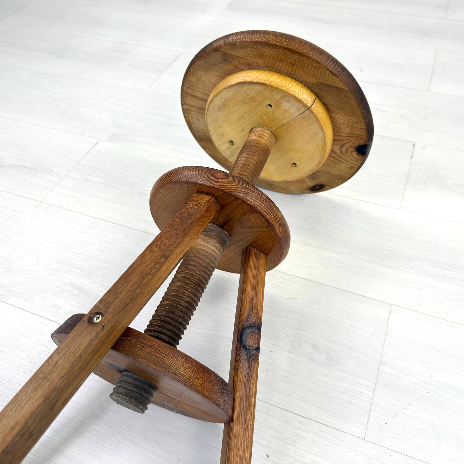 SCANDINAVIAN ARCHITECT STOOL - 5