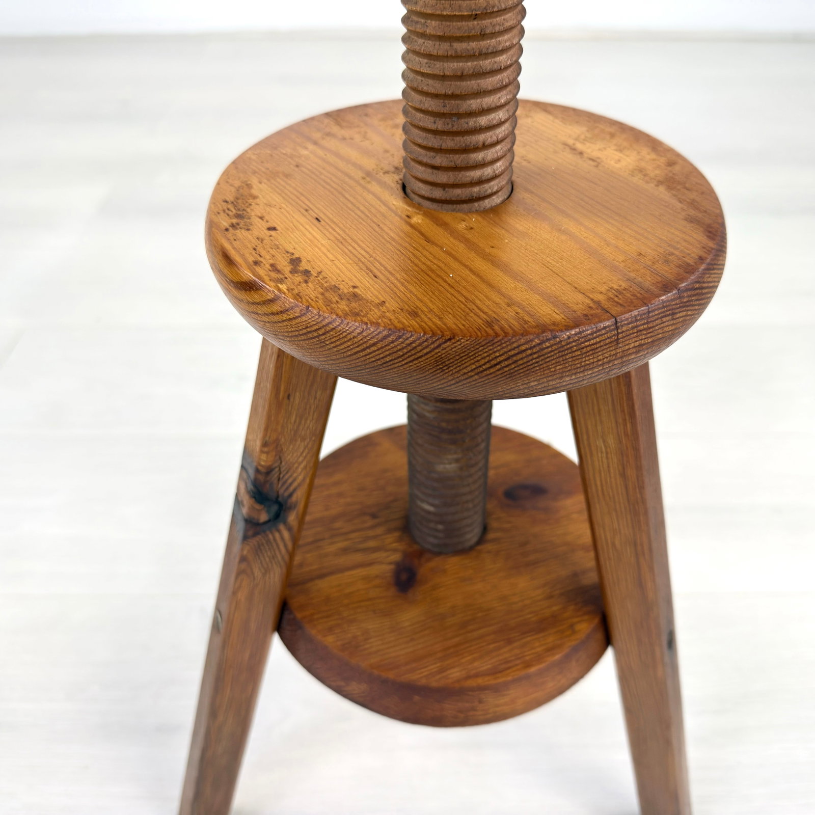SCANDINAVIAN ARCHITECT STOOL - 7