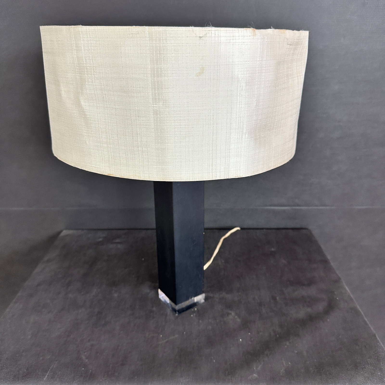 VINTAGE TABLE LAMP - 3