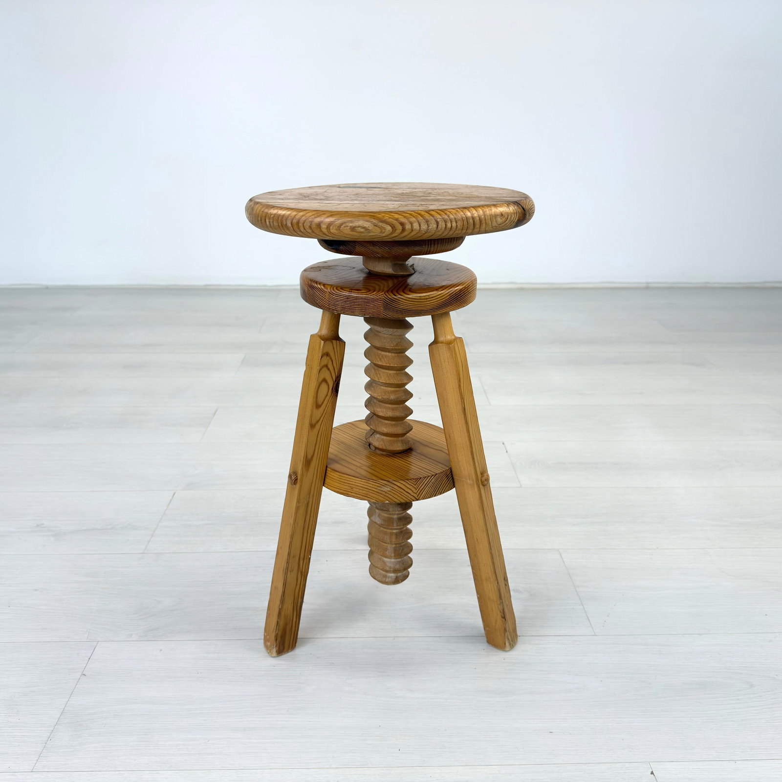 SCANDINAVIAN ARCHITECT STOOL - 2